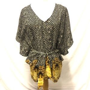 F21 Black & Cream Pattern Blouse w/Gold bottom